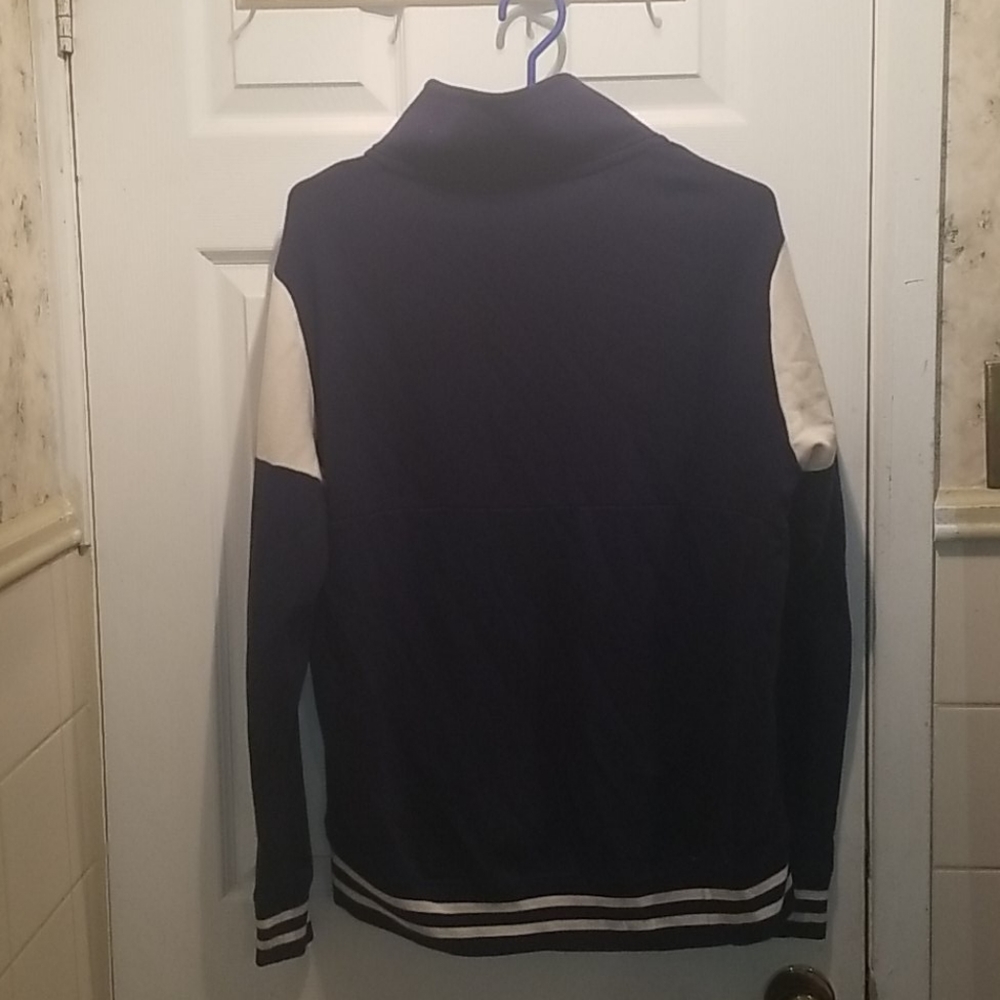 Sweater - Picture 7 of 7